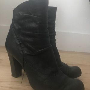 TJ collection Booties-100% leather (Used)